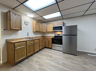 2795 Jackson St, Dubuque, IA 52001