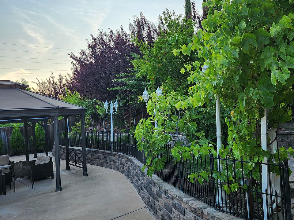 2nd image of 4601 Hidden Glen Dr