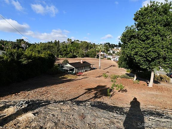 3rd image of 10765 Lupin Way