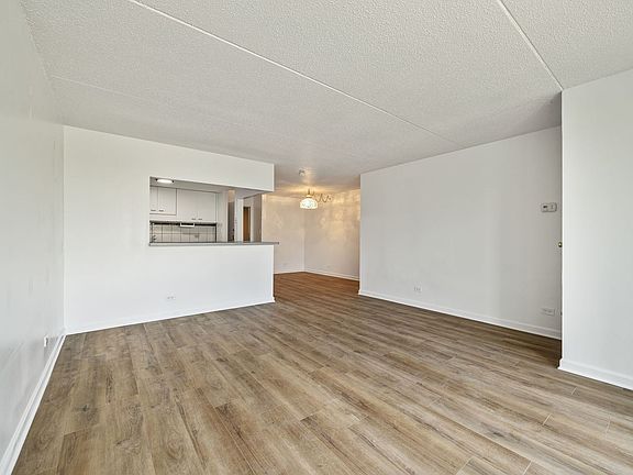 3rd image of 2015 S Finley Rd APT 302