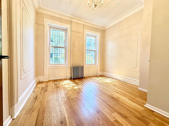 5th image of 424 Menahan St APT 1