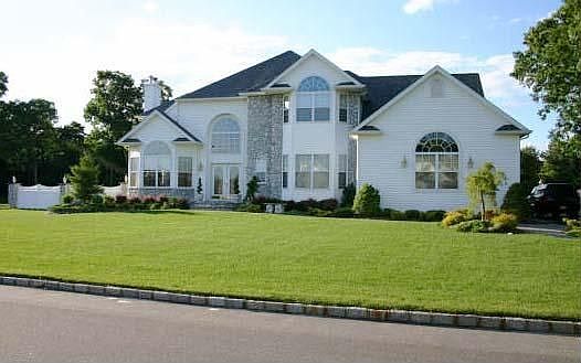 1st image of 26 Bergers Ct E