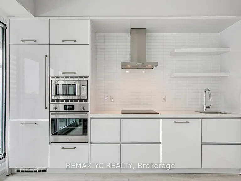 2221 Yonge St #1201 — Photo 9
