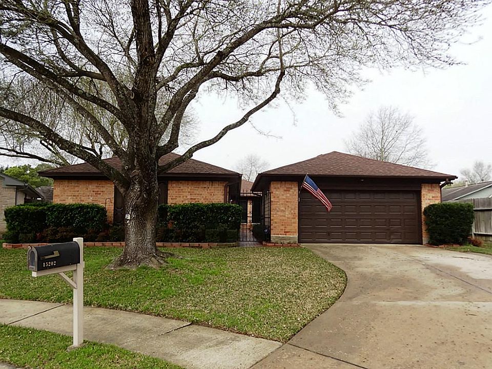 1st image of 15202 Wickmere Dr