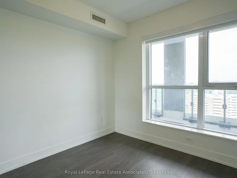 5 Mabelle Ave #1828 — Photo 8