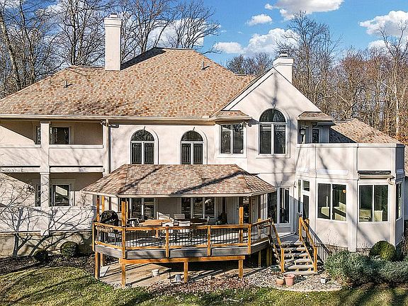 3rd image of 10855 Mockernut Dr