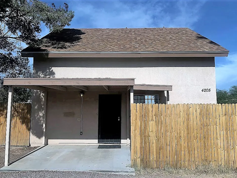 4205 E Paseo Dorado