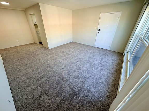 4th image of 1556 Alexandria Dr #1A-Z3