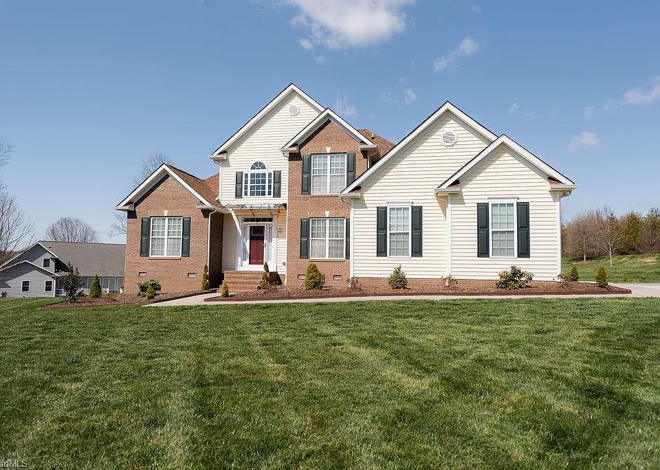 1st image of 138 Chinquapin Cir