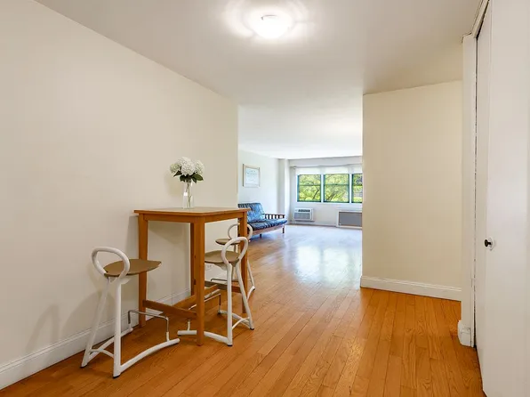 579 W 215th St APT 5A, New York, NY 10034
