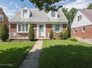 23-36 206th St, Bayside, NY 11360
