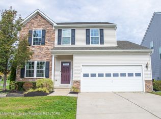 156 Redtail Hawk Cir, Sewell, NJ 08080