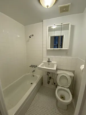 Rented by Peter R. Hungerford, LREB | media 33