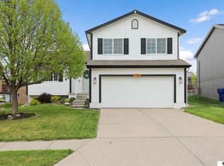 17010 Redman Ave, Omaha, NE 68116