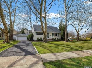 736 Newcomb Rd, Ridgewood, NJ 07450