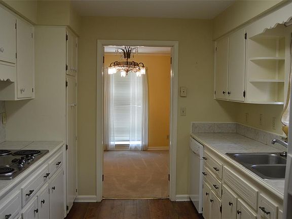 5th image of 3109 Woodfern Dr