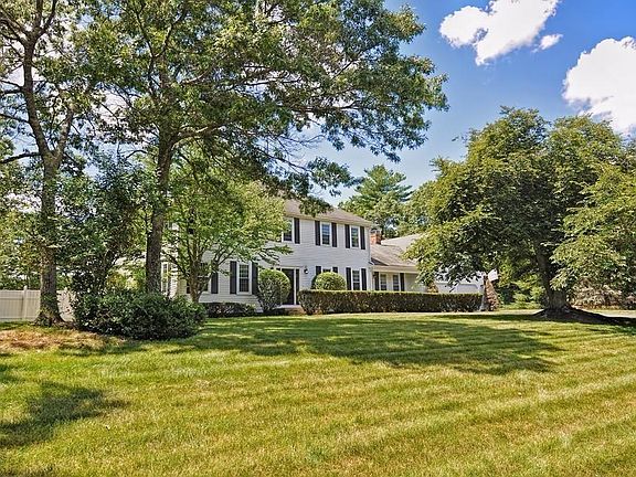 4th image of 11 Juniper Dr