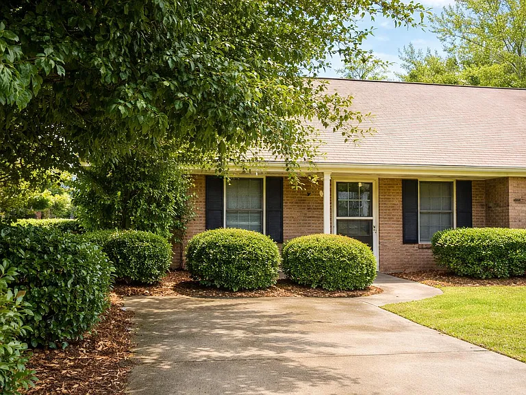 2095 Tudor St — Photo 1