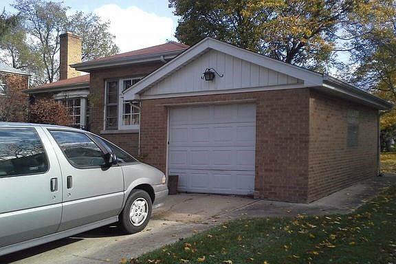 4th image of 19 S Lincoln St