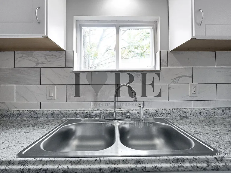 1555 Myrtle Ave — Photo 12