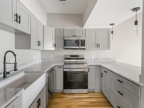 3rd image of 266 Clearview Ct #266