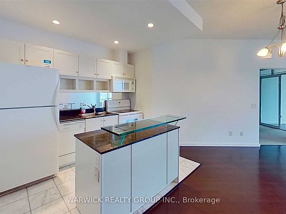 2nd image of 8 York St #2103