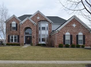 12 Rock River Ct, Algonquin, IL
