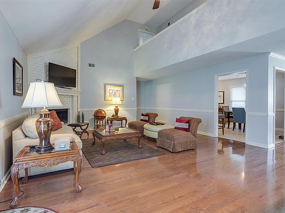 High ceilings with overlooking loft