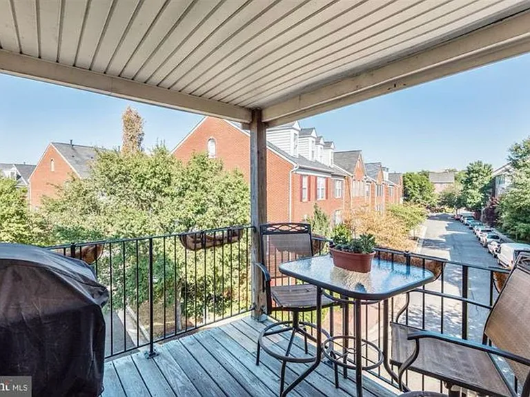 1617 Potomac Greens Dr #B — Photo 11
