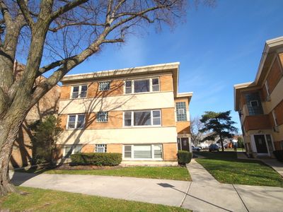 37 W Conti Pkwy APT 2, Elmwood Park, IL, 60707