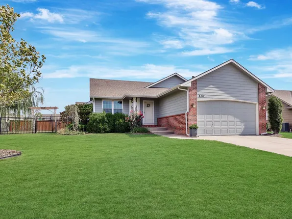 2417 N Woodridge Ct, Wichita, KS 67226