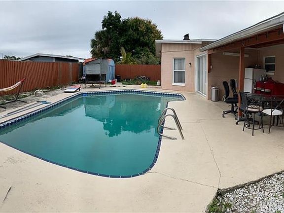 2nd image of 827 Evangeline Ave