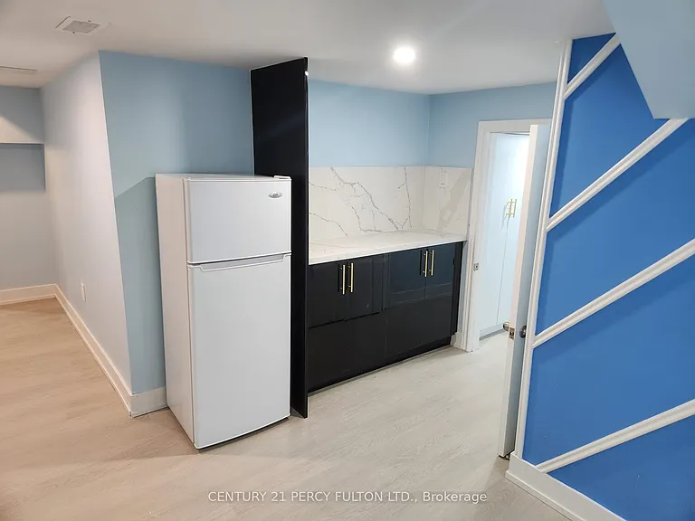 1056 Suddard Ave — Photo 4