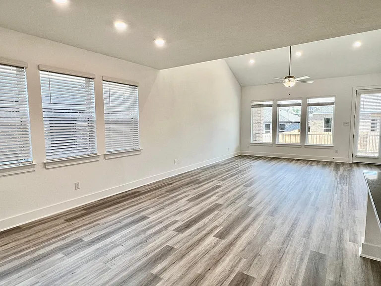 120 Green Knoll Ln — Photo 18