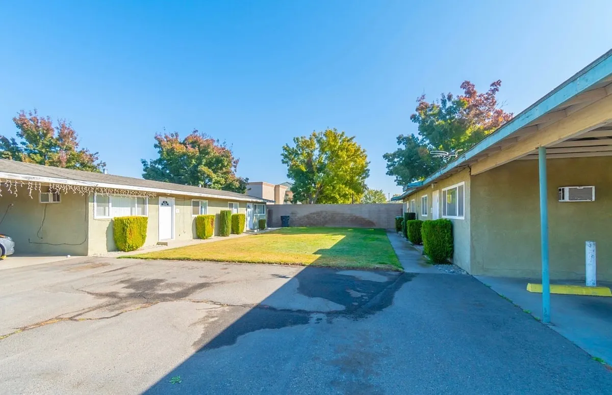 Building Photo - 604 Briggs Ave #14