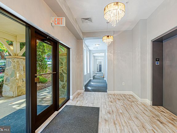 3rd image of 1633 N Colonial Ter APT 205