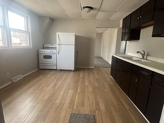 2nd image of 5001 Magoun Ave #1