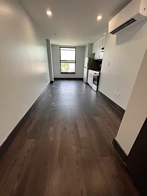 Rented by Delmark Realty LLC | media 19