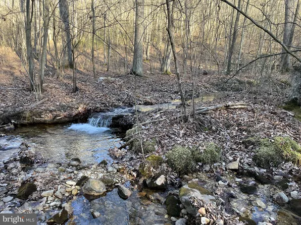 1 Peach Orchard Rd, Newville, PA 17241