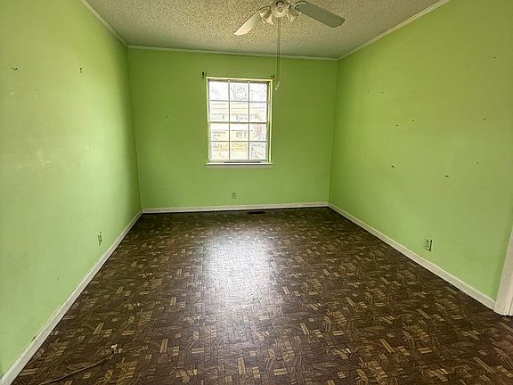 5th image of 250 Steele Rd