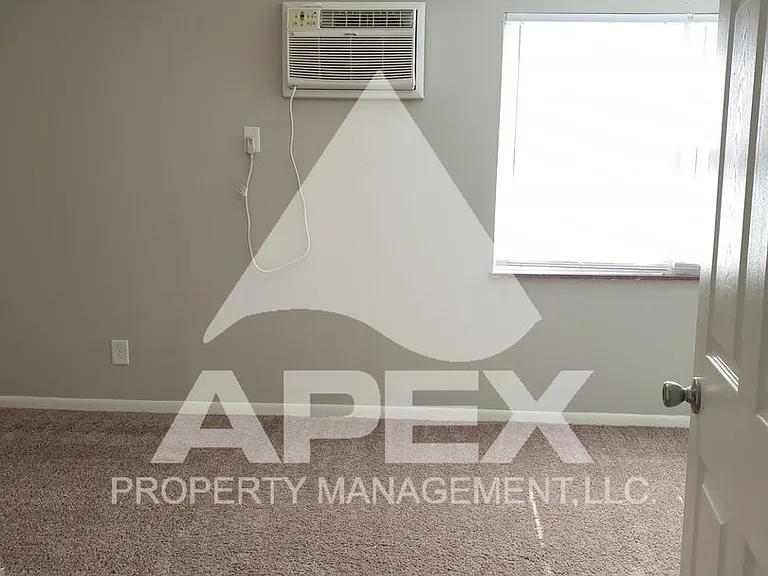 Fairhill Apartments — Photo 14