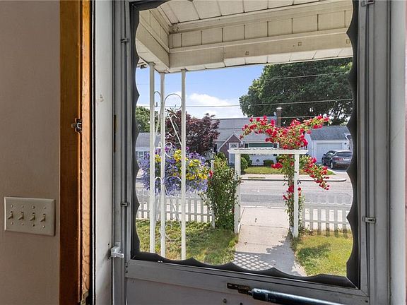 5th image of 88 Oakwood Ave