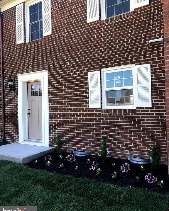1st image of 132 Hackberry Dr