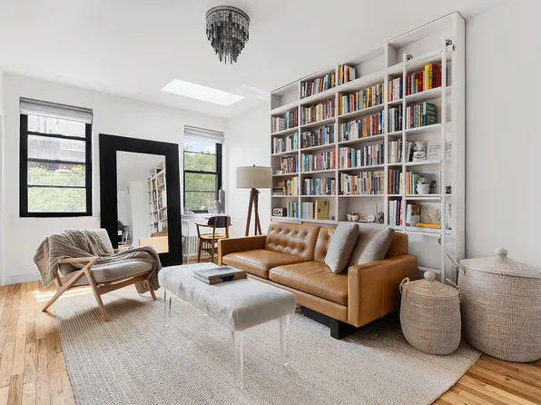 61 Horatio St #5G, New York, NY 10014