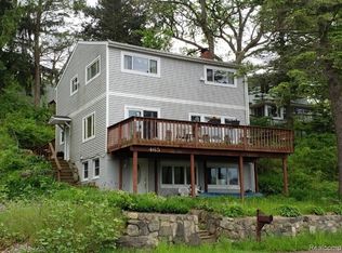 465 Heights Rd, Lake Orion, MI 48362