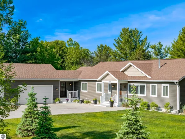 3390 Epps Ln, Traverse City, MI 49686