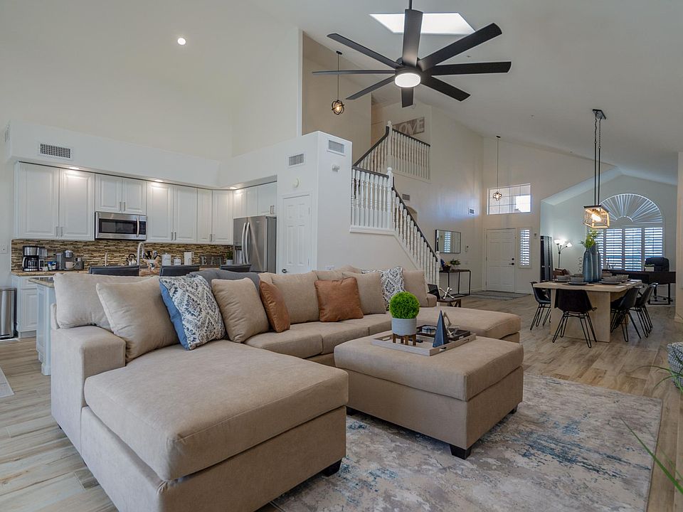 Gorgeous Remodel w/1st Floor Master
