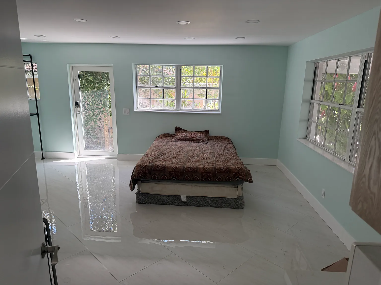 1 bed, 255 sqft, $1,465 — Photo 2