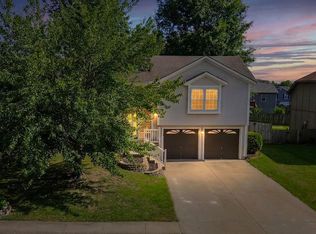 1405 Magnolia Dr, Greenwood, MO 64034
