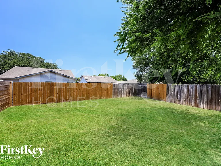 10123 Fourwind Pass — Photo 15